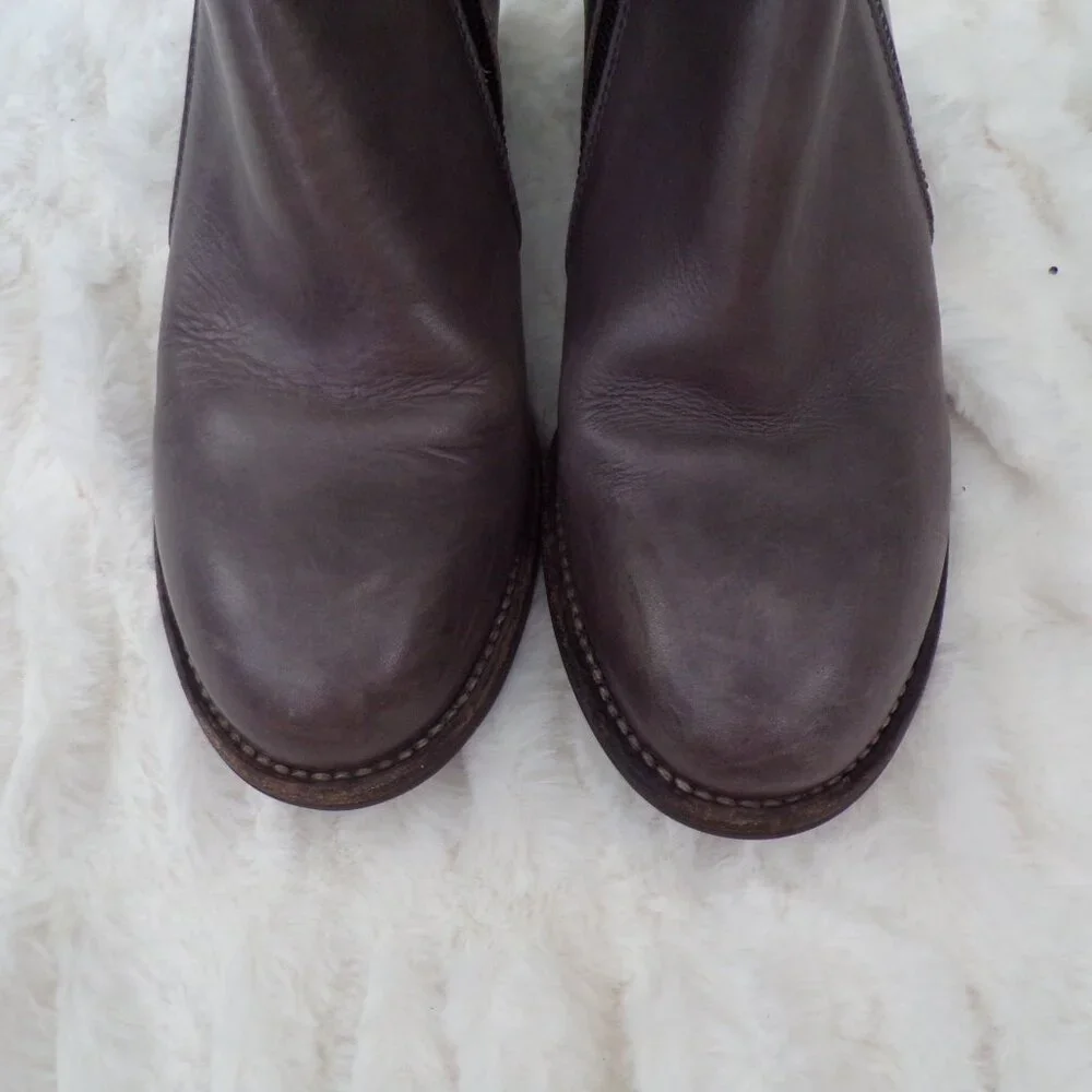 Attilio Giusti Leombruni gray leather